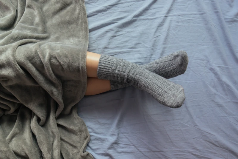 es bueno dormir con calcetines