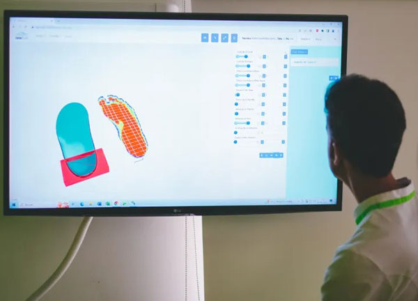estudio biomecánico para ciclistas en la clínica de podología Clinisalud de Albacete